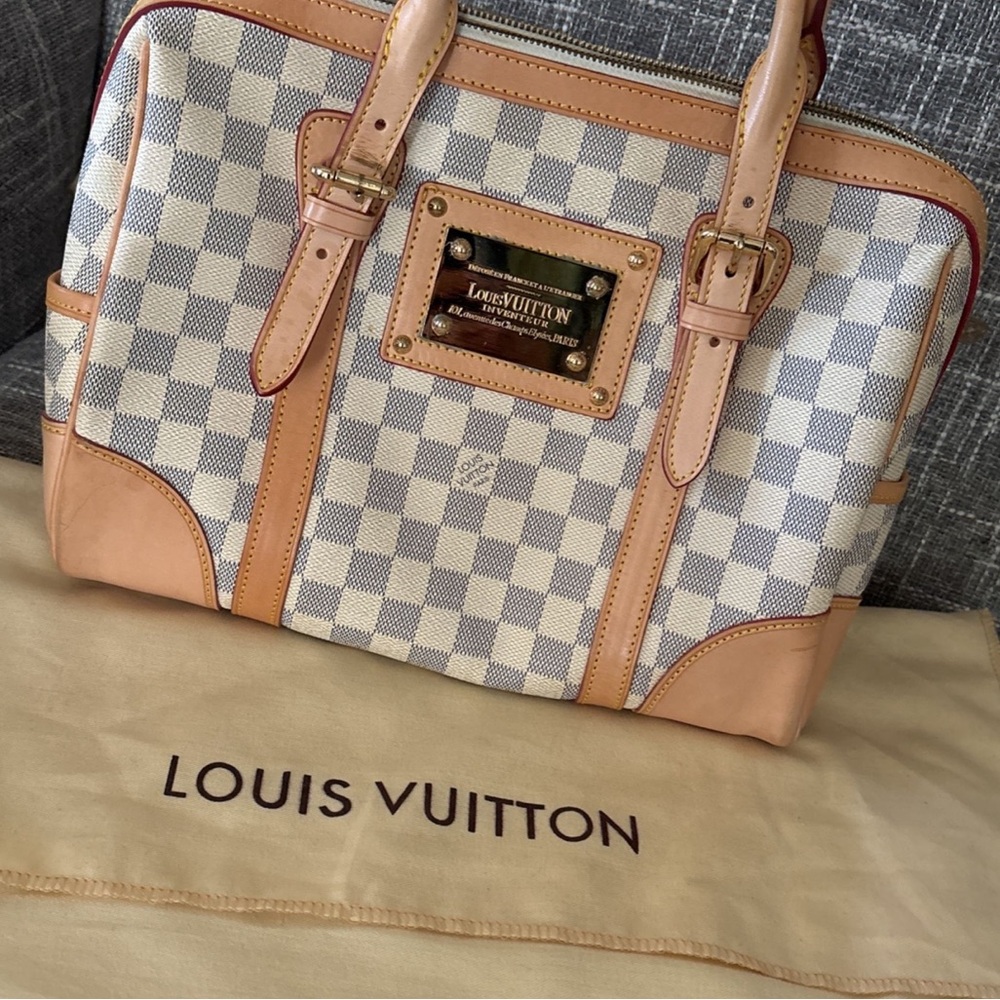 Louis Vuitton Berkeley Handbag